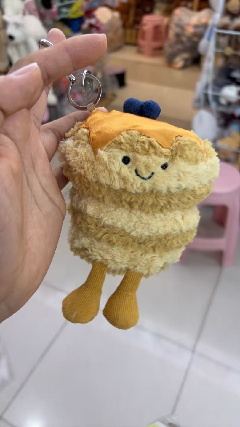 JellyCCCC pendant has three complete standards with steel stamp, Barcelona bear, eggplant, croissant, and free dust bag for all styles.