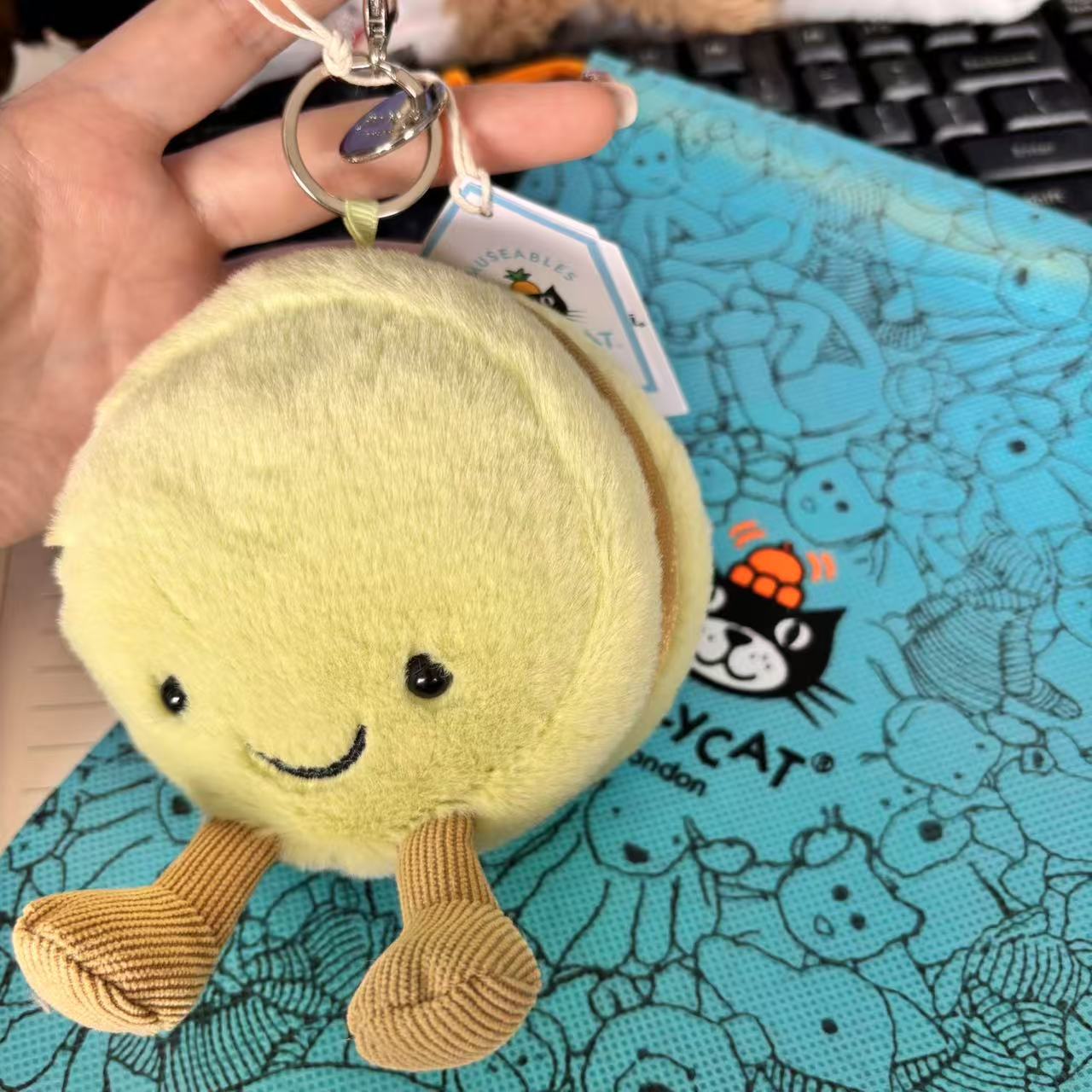 JellyCCCC pendant has three complete standards with steel stamp, Barcelona bear, eggplant, croissant, and free dust bag for all styles.