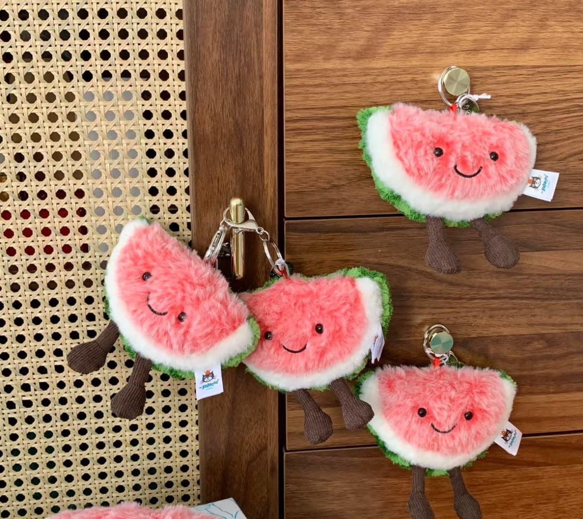 JellyCCCC pendant has three complete standards with steel stamp, Barcelona bear, eggplant, croissant, and free dust bag for all styles.