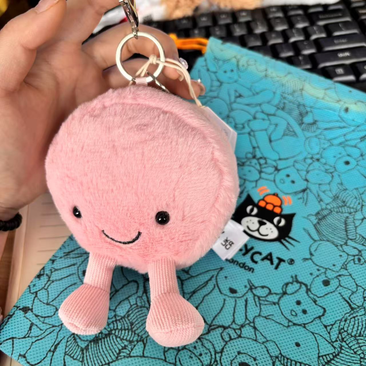 JellyCCCC pendant has three complete standards with steel stamp, Barcelona bear, eggplant, croissant, and free dust bag for all styles.