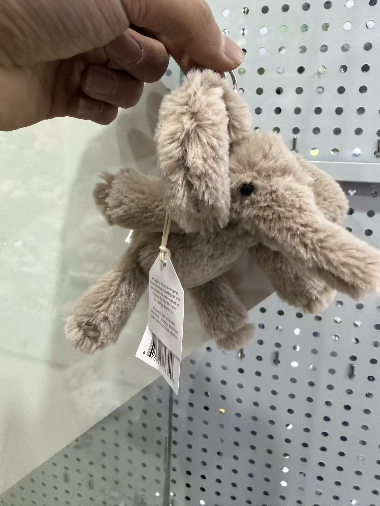 JellyCCCC pendant has three complete standards with steel stamp, Barcelona bear, eggplant, croissant, and free dust bag for all styles.