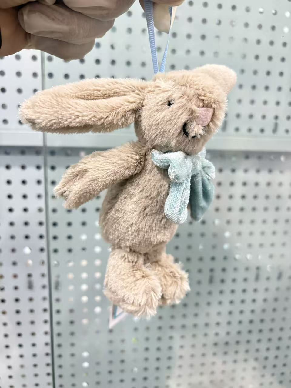 JellyCCCC pendant has three complete standards with steel stamp, Barcelona bear, eggplant, croissant, and free dust bag for all styles.